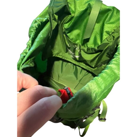 Osprey Atmos 50 AG Hiking Backpack Green  Adjustable Straps & Multiple Compartme - Picture 8 of 10